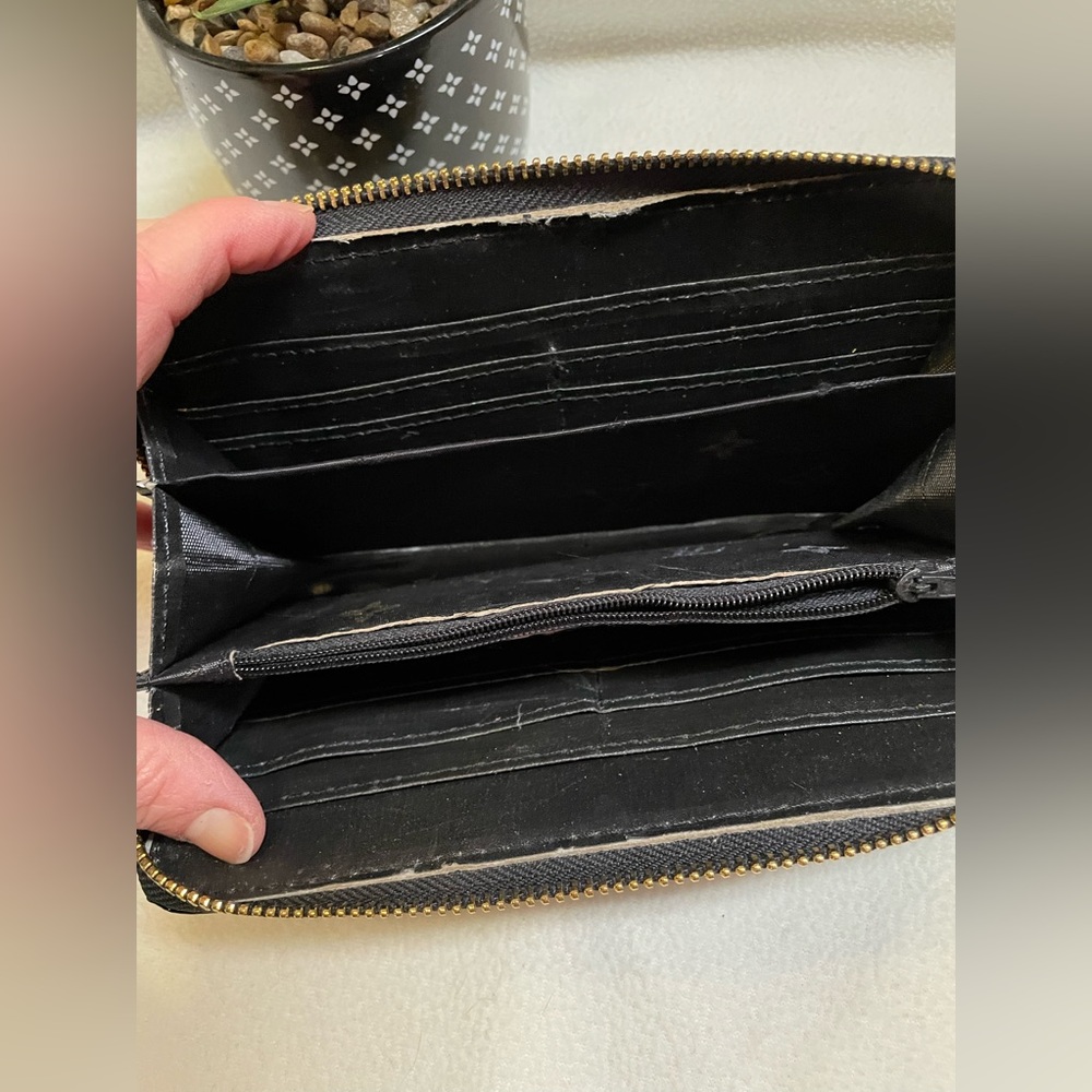 Black Wallet - image 3